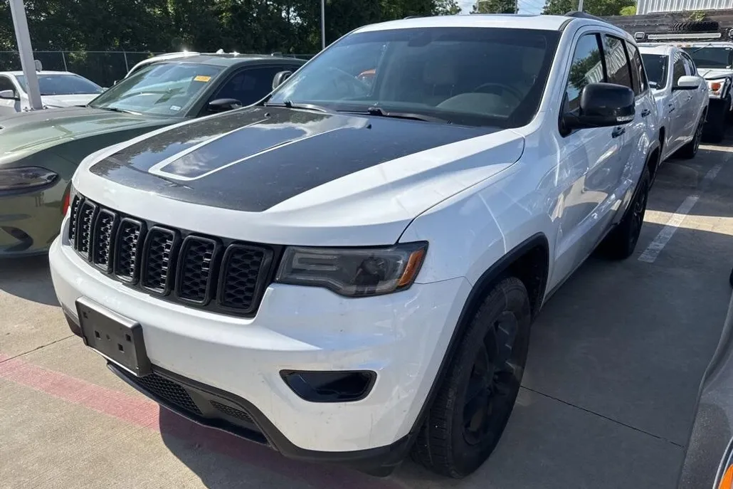 2020 Jeep Grand Cherokee Limited photo 1