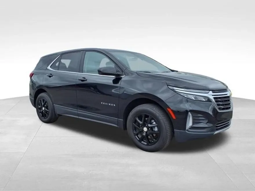2024 Chevrolet Equinox LT photo 1