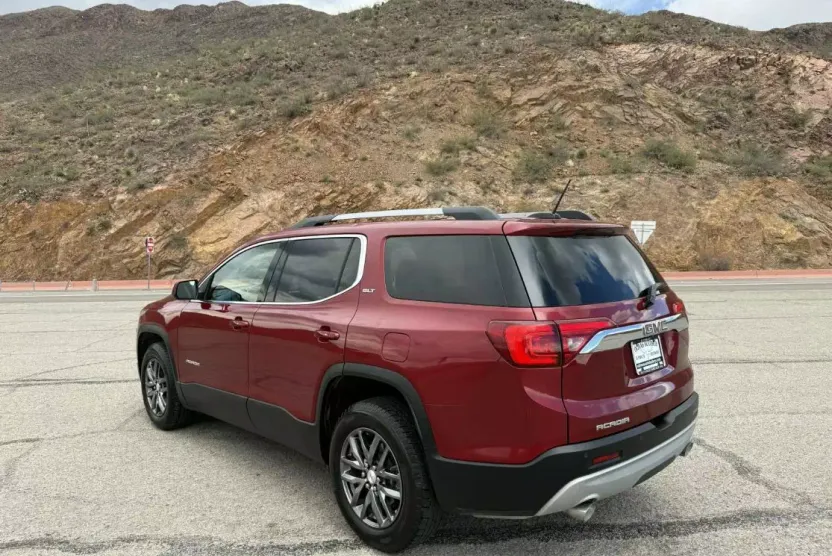 2019 Gmc Acadia SLT photo 1