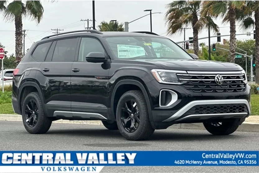 2025 Volkswagen Atlas Peak Edition SE photo 1