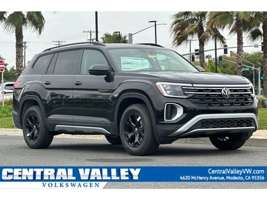 2025 Volkswagen Atlas Peak Edition SE photo 1