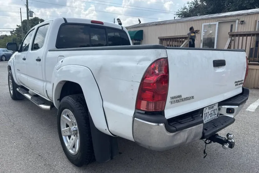 2008 Toyota Tacoma PreRunner V6 photo 1