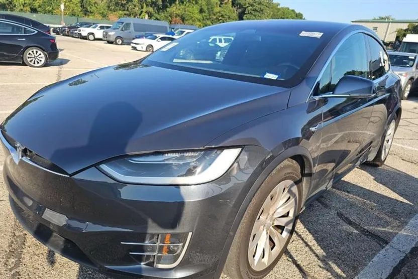 2017 Tesla Model X 75D photo 1