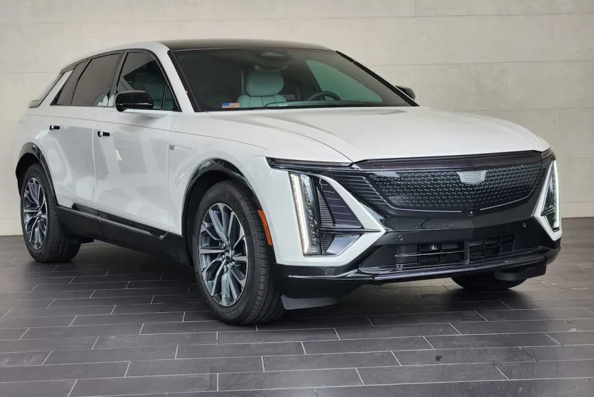 2025 Cadillac Lyriq Sport photo 1