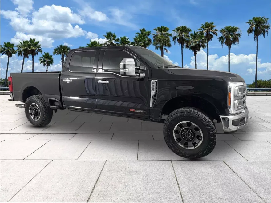 2023 Ford F-250 King Ranch photo 2