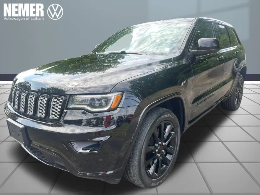 2021 Jeep Grand Cherokee Laredo X photo 1