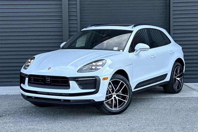 2025 Porsche Macan Base photo 1