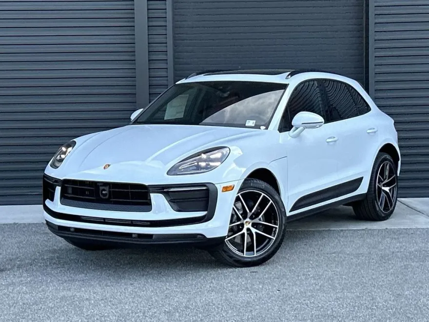 2025 Porsche Macan Base photo 1