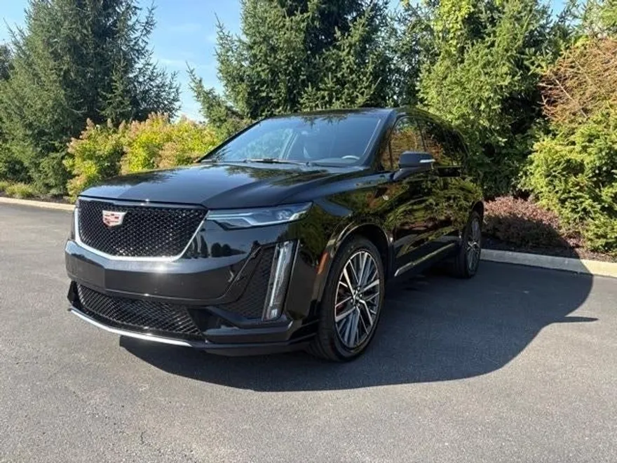 2025 Cadillac XT6 Sport photo 1