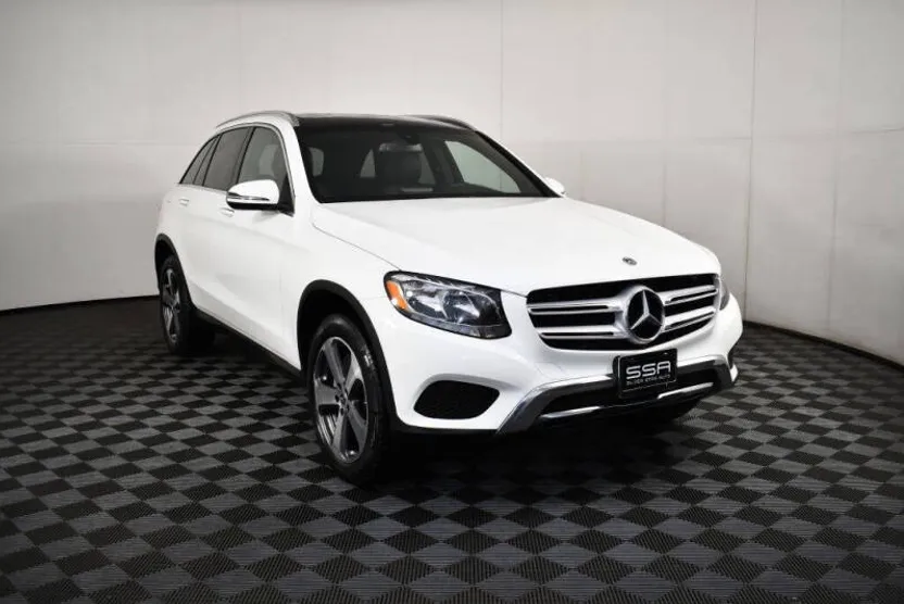 2019 Mercedes Benz GLC 300 4MATIC photo 1