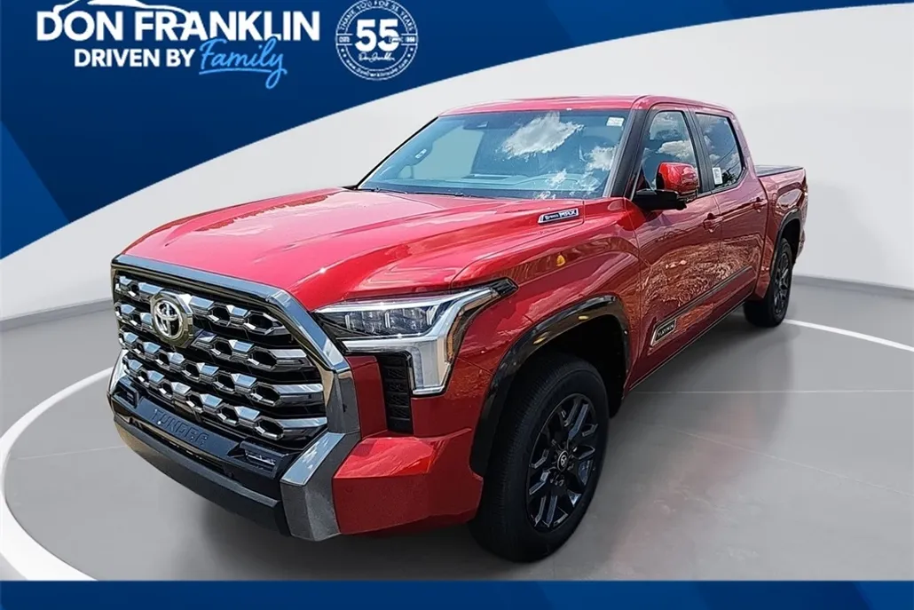2025 Toyota Tundra Platinum CrewMax photo 1
