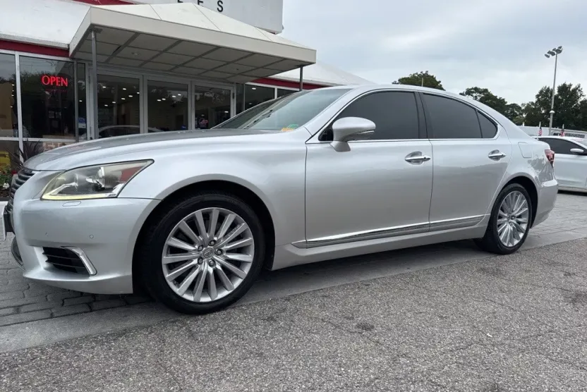 2013 Lexus LS 460 photo 1