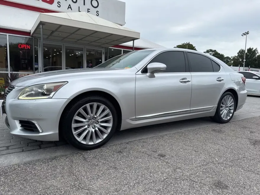 2013 Lexus LS 460 photo 1