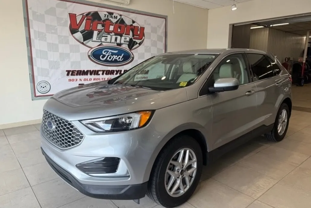 2024 Ford Edge SEL photo 1