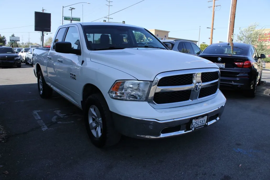 2016 Ram 1500 SLT photo 1