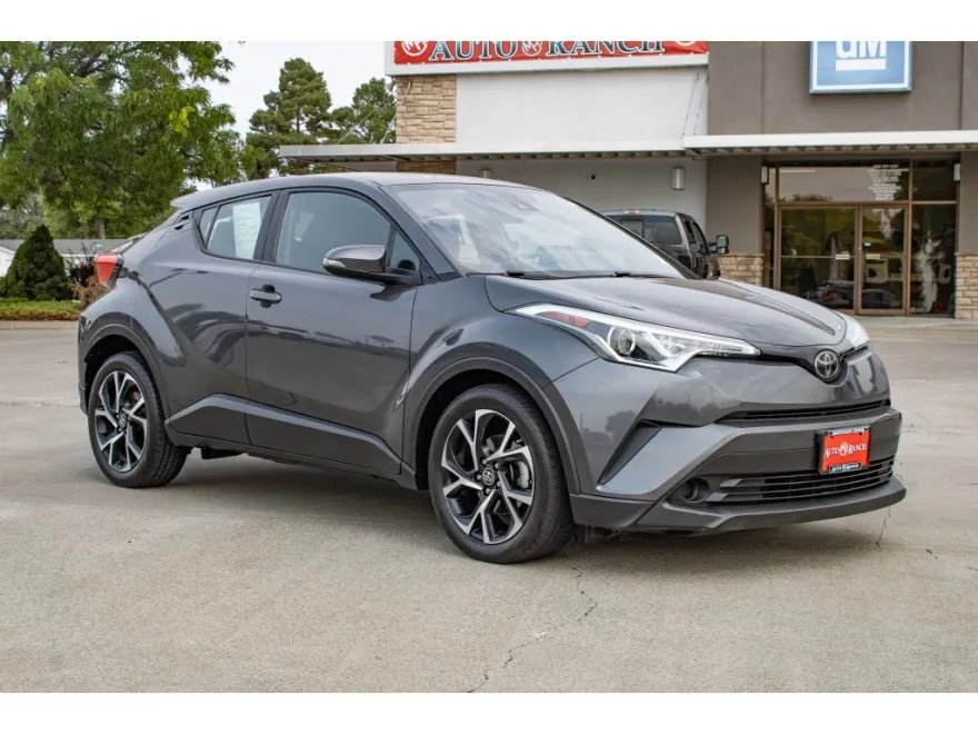 2018 Toyota C-HR XLE photo 1