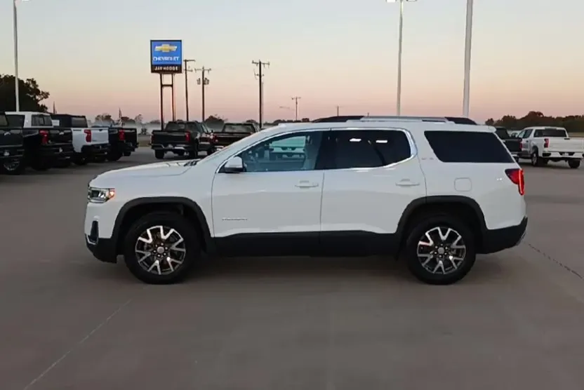 2023 Gmc Acadia SLE photo 1