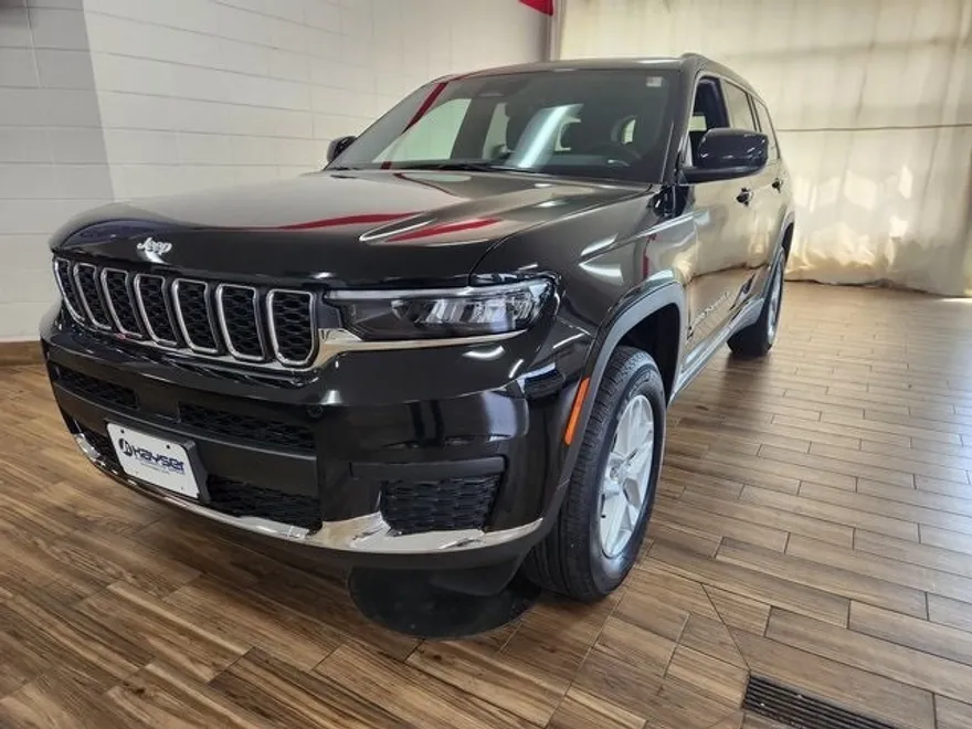 2025 Jeep Grand Cherokee Laredo X photo 1