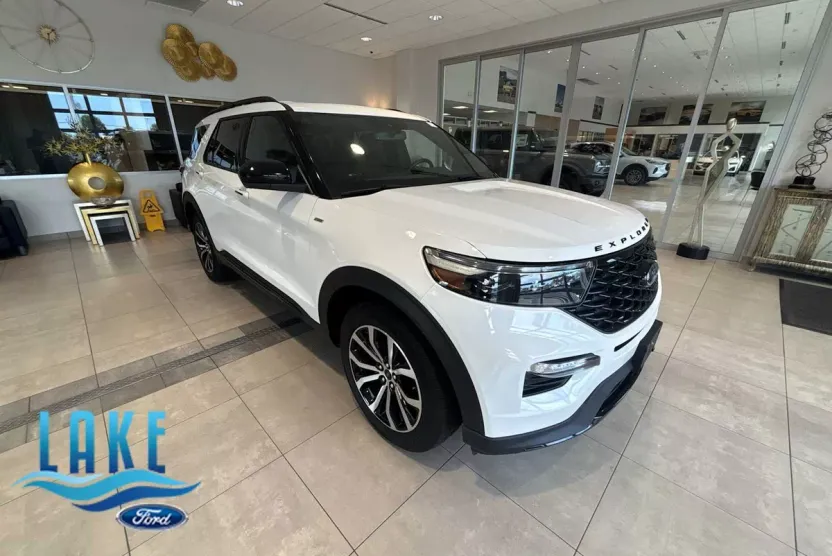 2022 Ford Explorer ST-Line photo 1