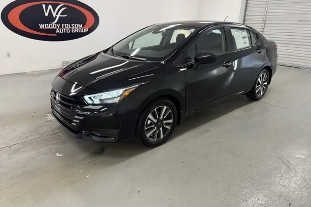 2025 Nissan Versa S photo 1