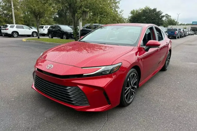 2025 Toyota Camry XLE photo 1