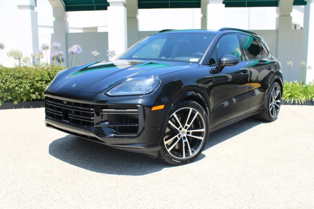 2025 Porsche Cayenne E-Hybrid Turbo photo 1
