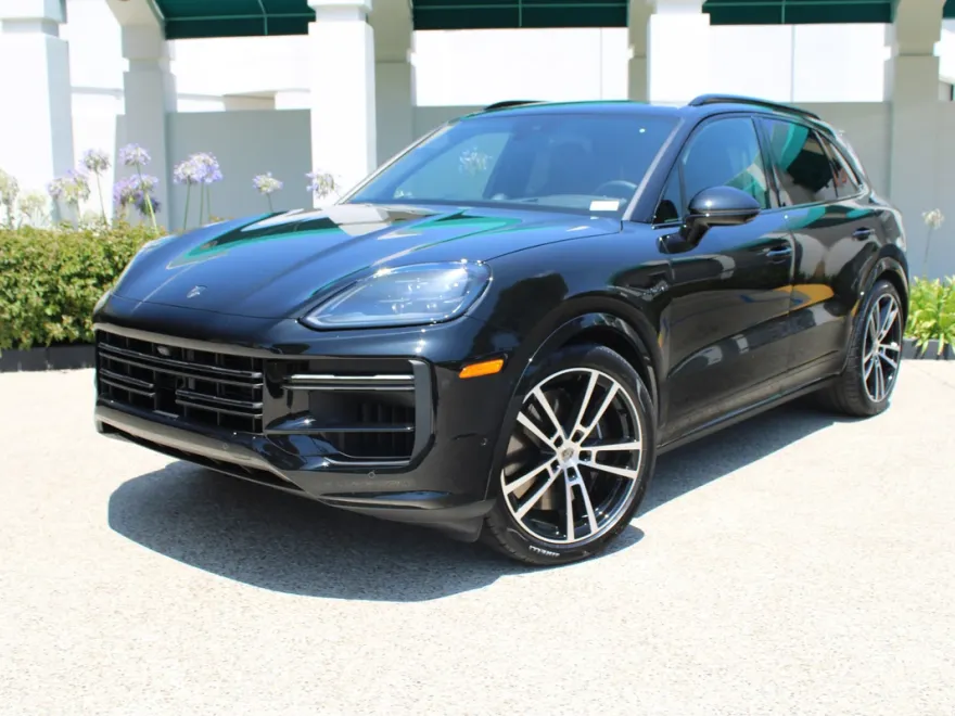 2025 Porsche Cayenne E-Hybrid Turbo photo 1