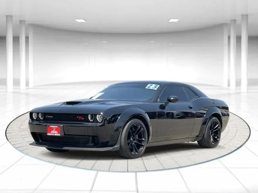 2023 Dodge Challenger R/T Scat Pack Widebody photo 1