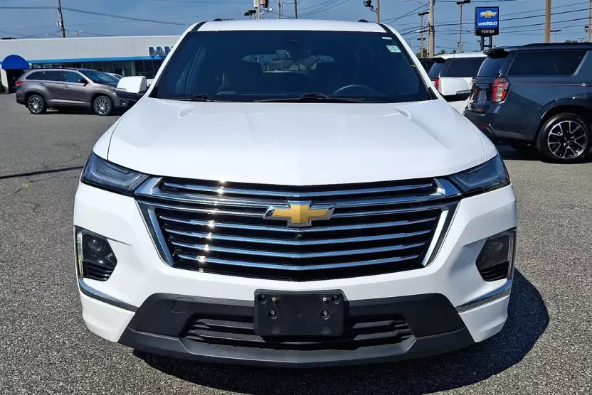 2023 Chevrolet Traverse Premier photo 1