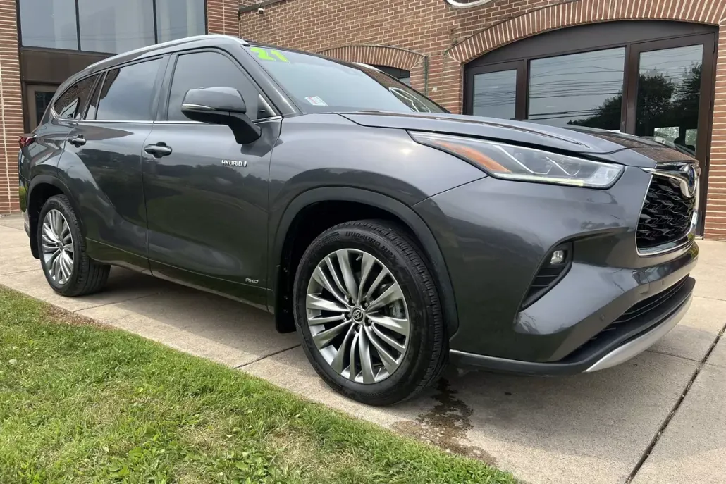 2021 Toyota Highlander Platinum Hybrid photo 1