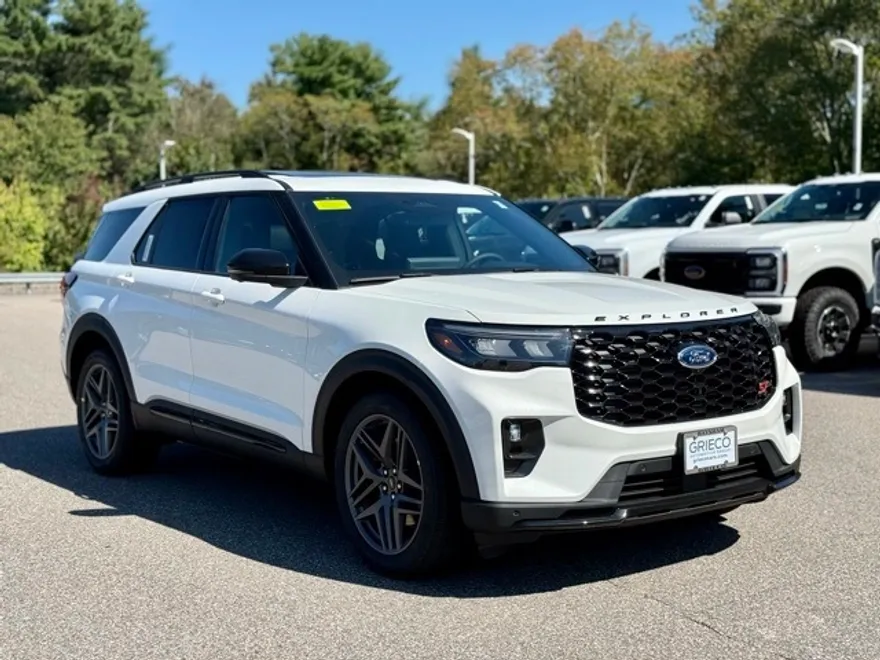 2025 Ford Explorer ST photo 1
