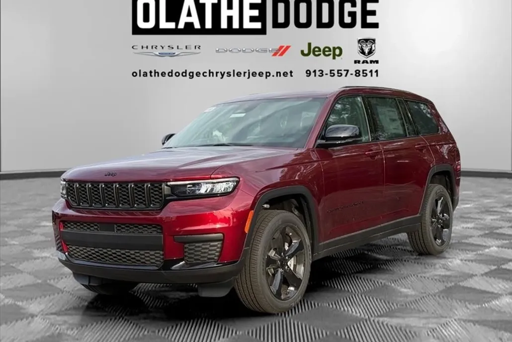 2025 Jeep Grand Cherokee Laredo Altitude photo 1