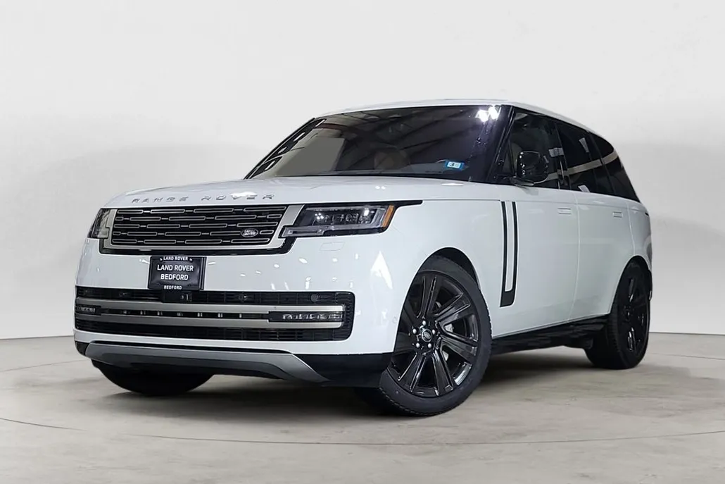 2023 Land Rover Range Rover SE photo 1
