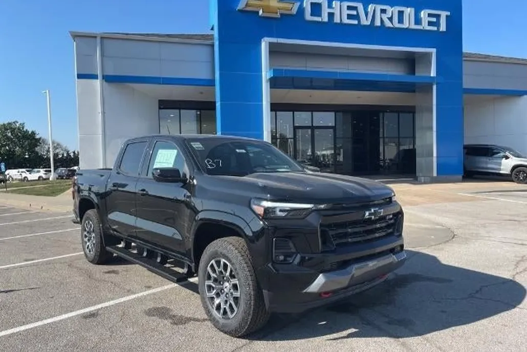 2026 Chevrolet Colorado Z71 photo 1