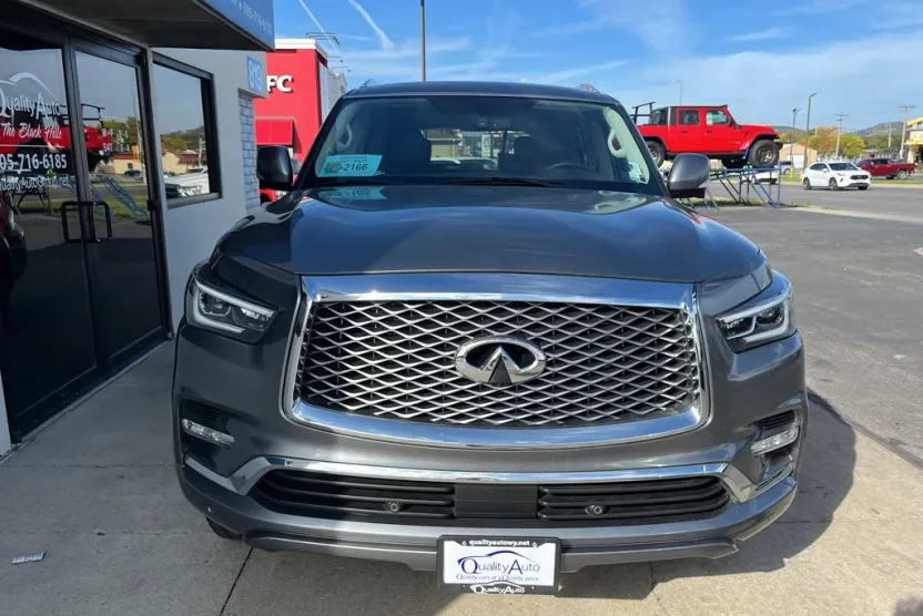 2018 Infiniti QX80 Base photo 1