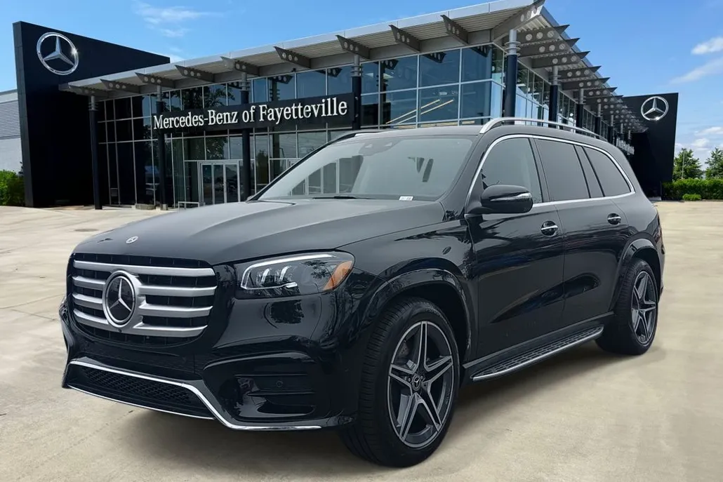 2025 Mercedes Benz GLS 450 4MATIC photo 1