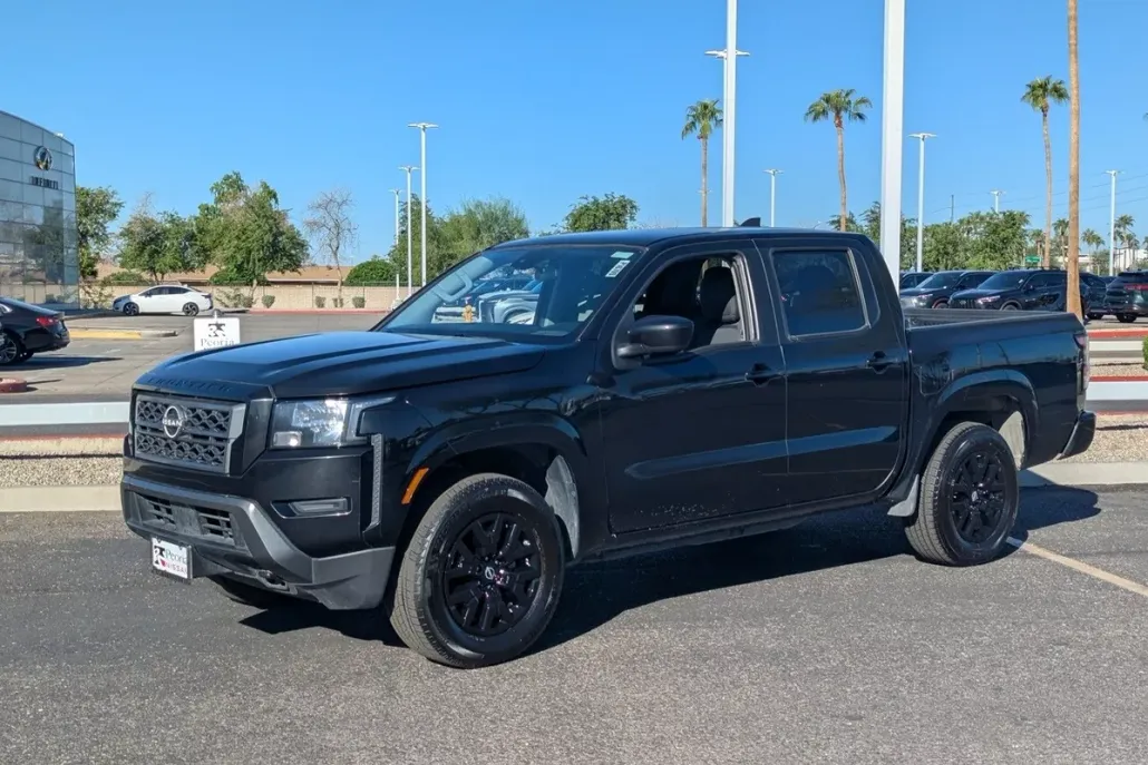 2023 Nissan Frontier SV photo 1