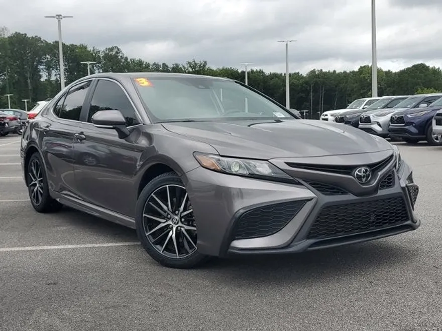 2023 Toyota Camry SE photo 1