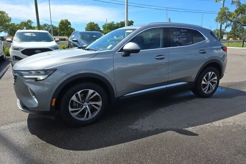 2023 Buick Envision Essence photo 1