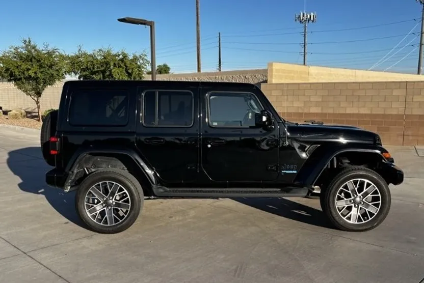2022 Jeep Wrangler Unlimited Sahara High Altitude 4xe photo 1