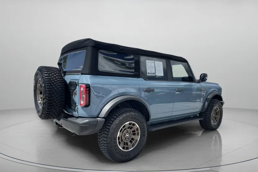 2022 Ford Bronco Badlands photo 1