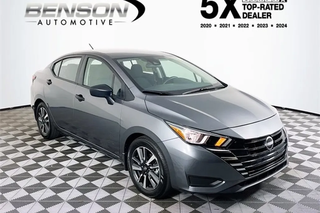 2024 Nissan Versa 1.6 S photo 1