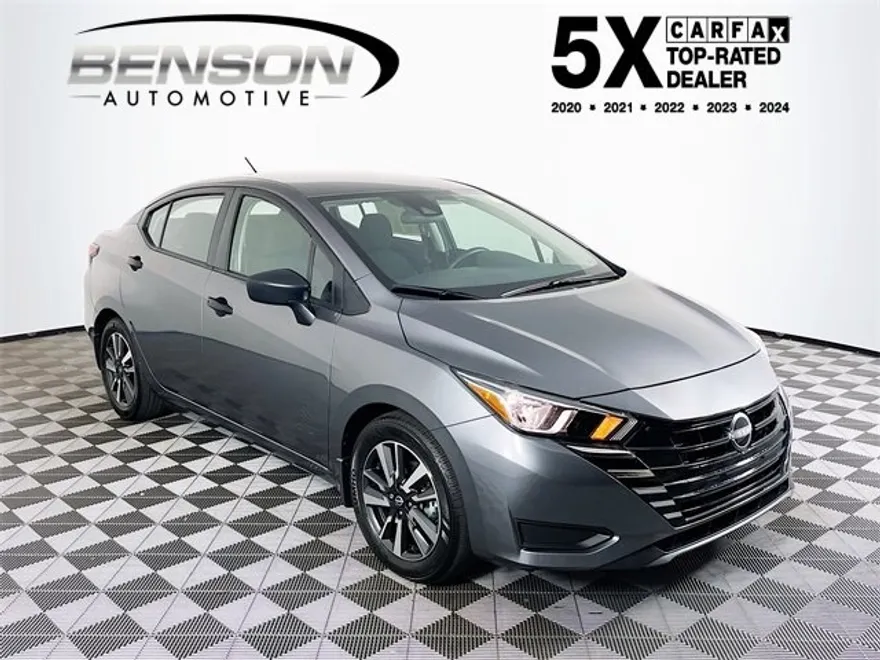 2024 Nissan Versa 1.6 S photo 1