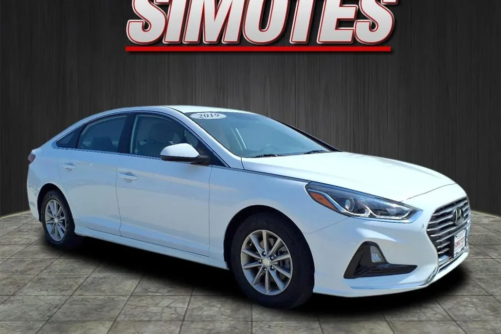 2019 Hyundai Sonata SE photo 1
