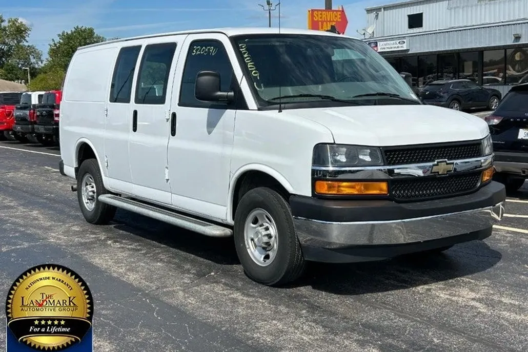 2023 Chevrolet Express 2500 Work Cargo Van photo 1