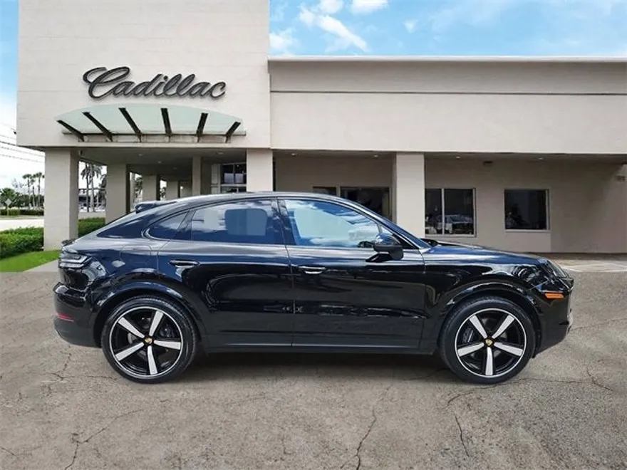 2024 Porsche Cayenne Base photo 5