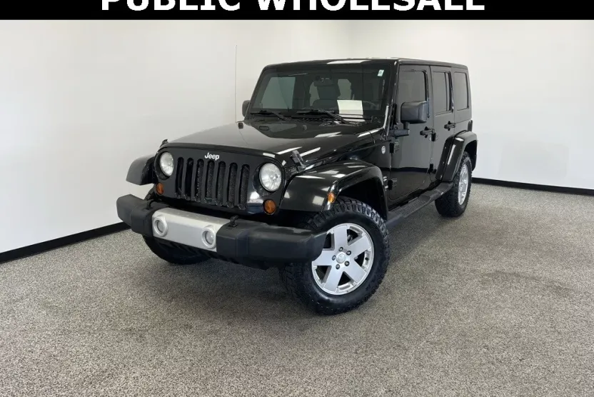 2010 Jeep Wrangler Unlimited Sahara photo 1