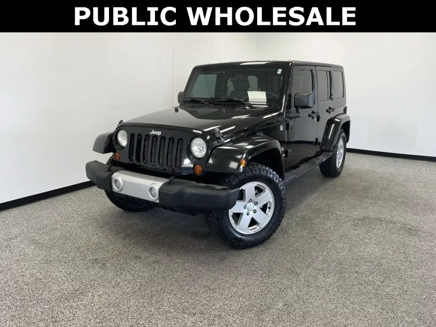 2010 Jeep Wrangler Unlimited Sahara photo 1