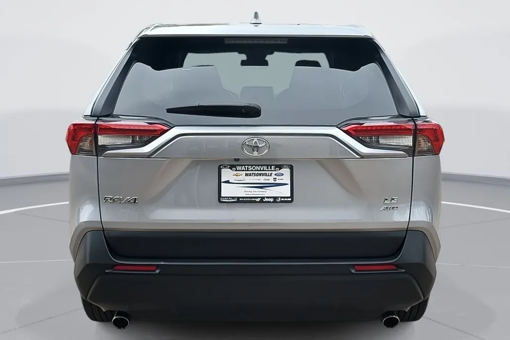 2024 Toyota RAV4 LE photo 1