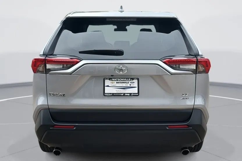 2024 Toyota RAV4 LE photo 1